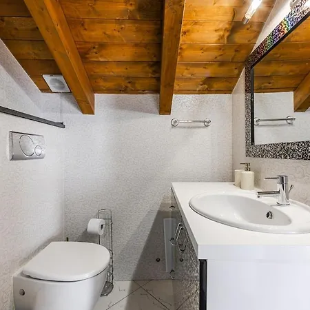 Gg House Historic Duplex In Gjuhadol Дом отдыха Шкодер