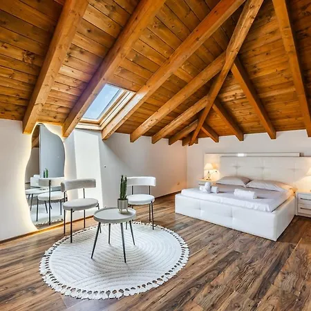 Gg House Historic Duplex In Gjuhadol